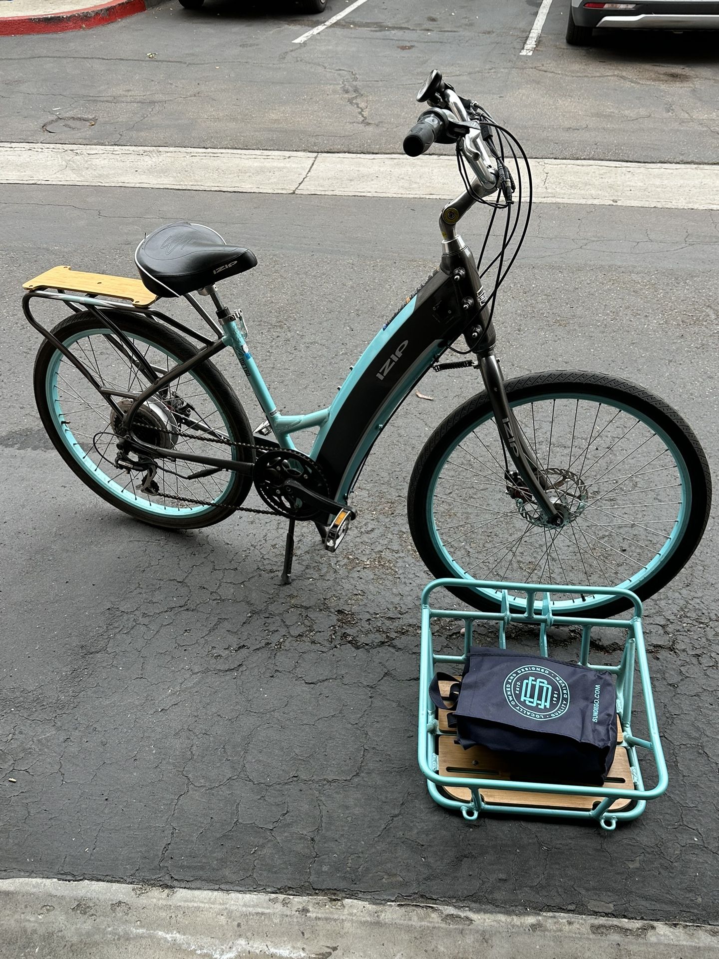 Izip E3 Metro E-bike