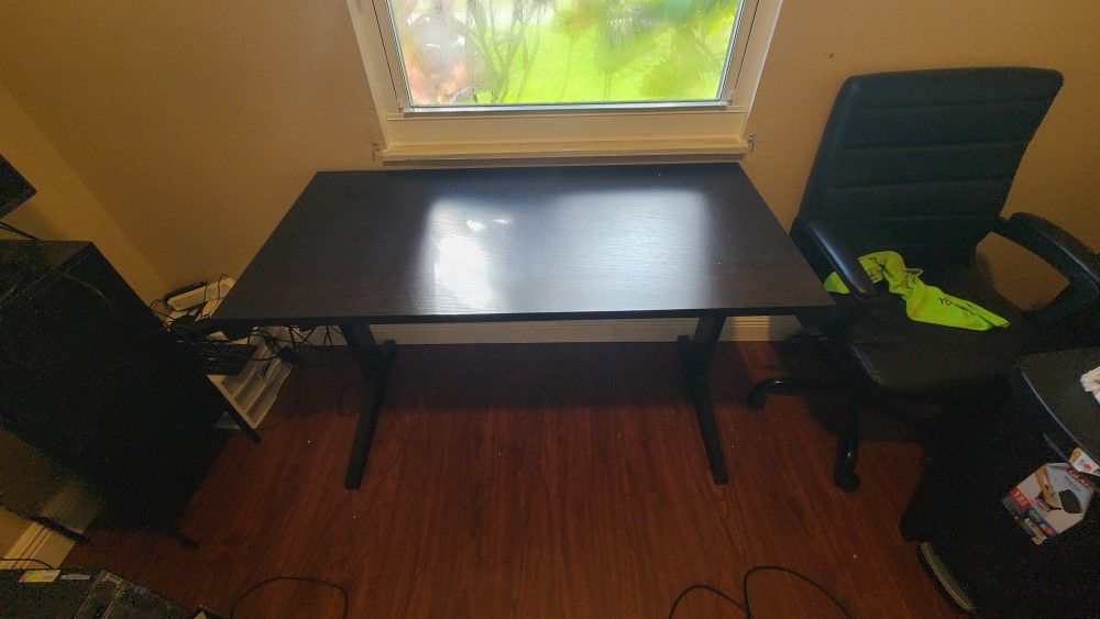 Used Office Desk. (LOSING HOME SALE All Items Must Go By 6/29)