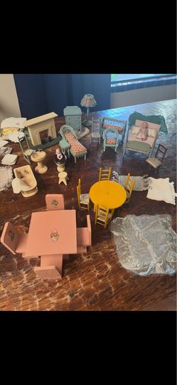 Vintage doll house items