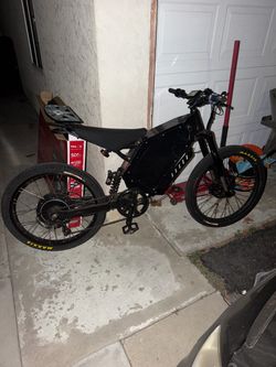 E-STRAPZ stealth bomber e-bike