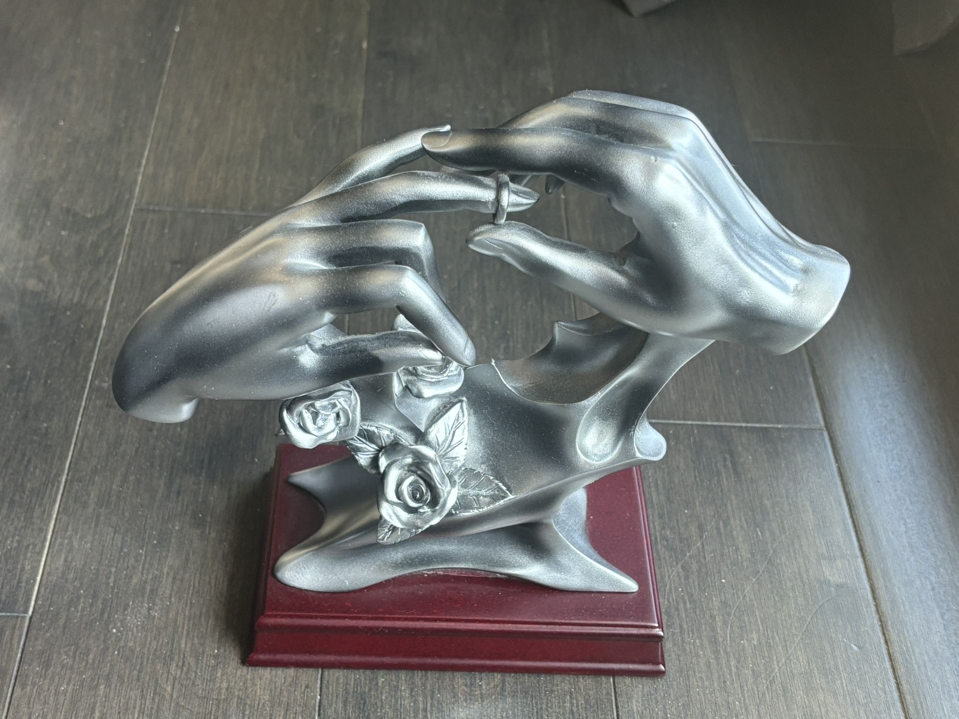 BEAUTIFUL WITH THIS RING STATUE MARRIAGE HANDS WITH RING