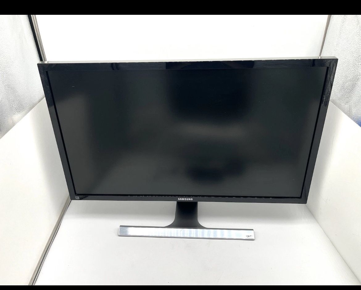 Samsung U28D590D 28” UHD Professional Business Monitor w/Adapter