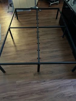 STURDY QUEEN METAL BED FRAME - ONLY $40 OBO! EASY COSTA MESA PICKUP 🔥 🔥