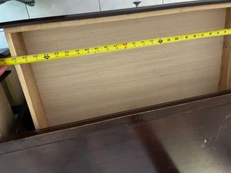 Dresser color brown