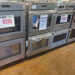Thermador Double Wall Oven Built In 30 Inch Wide