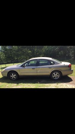 2004 Ford Taurus