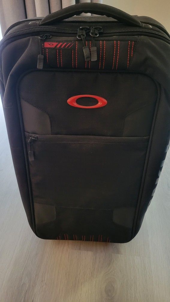 Oakley Carry On Suitcase Luggae