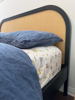 Crate and Kids Full Size Maren Bed