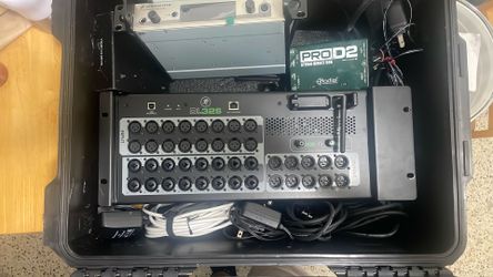 Mackie DL32S Live Sound Digital Mixer and much more!!
