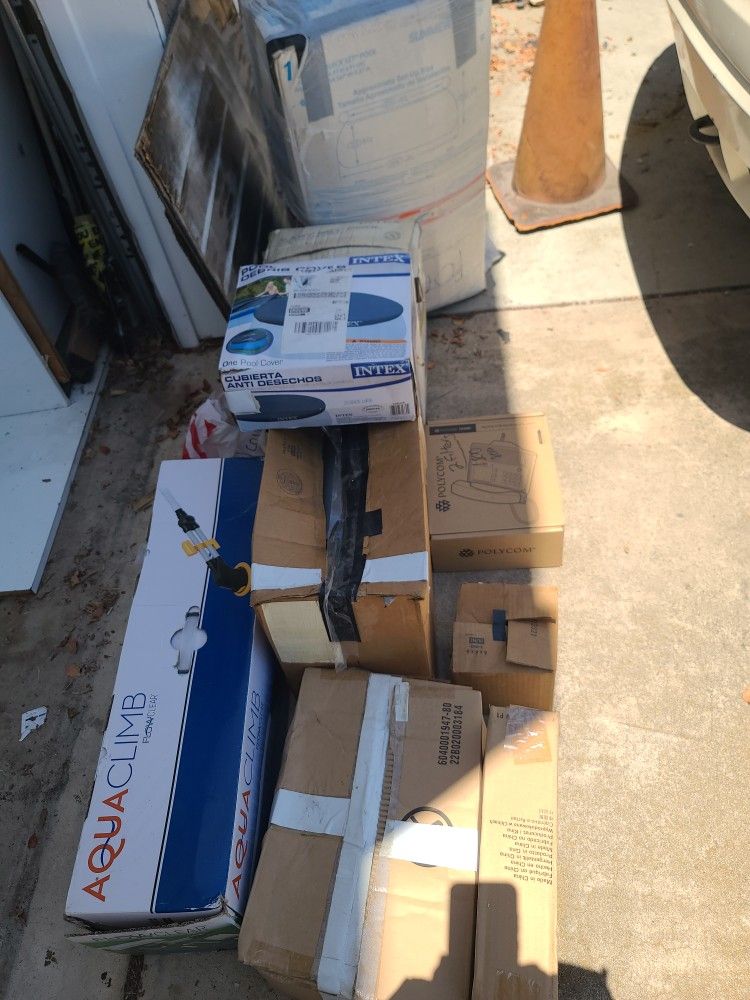 INTEX 8ft x 30 "above ground pools. Polygroup 15ft x 36" above ground pool- Water Vacuum x multiple pumps