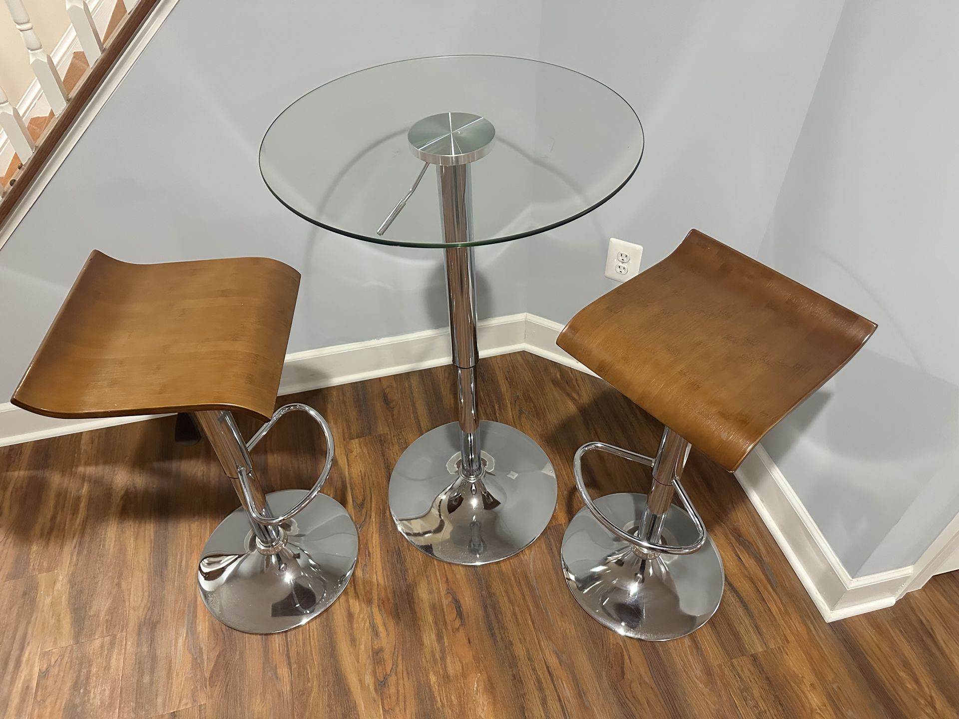 Bar table and stools (3) piece