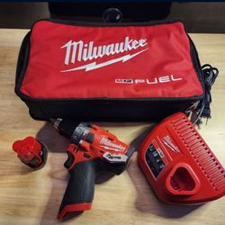 M12 Fuel Hammer Drill  , 2.0 Battery Charger, Bag