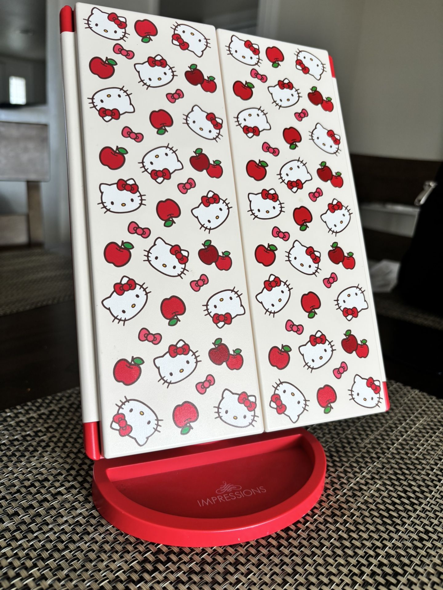 Hello Kitty Mirror