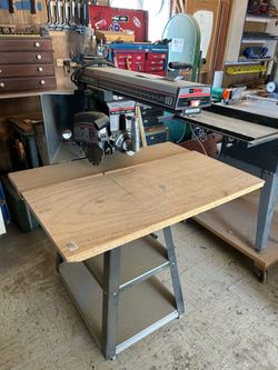 Like new Craftsman 10” radial saw stand on casters