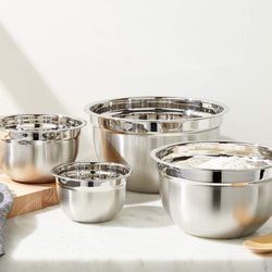 The Cuisinart® set of stainless steel mixing bowls come in a set of 4