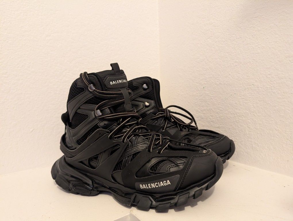 Balenciaga Track Hike