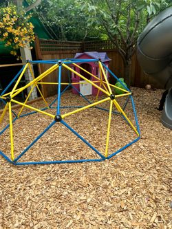Climbing dome fort