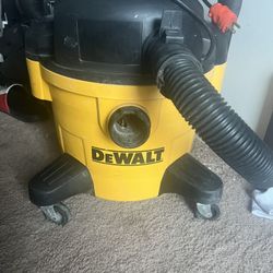 DeWalt 10 Gallon Shop Vac