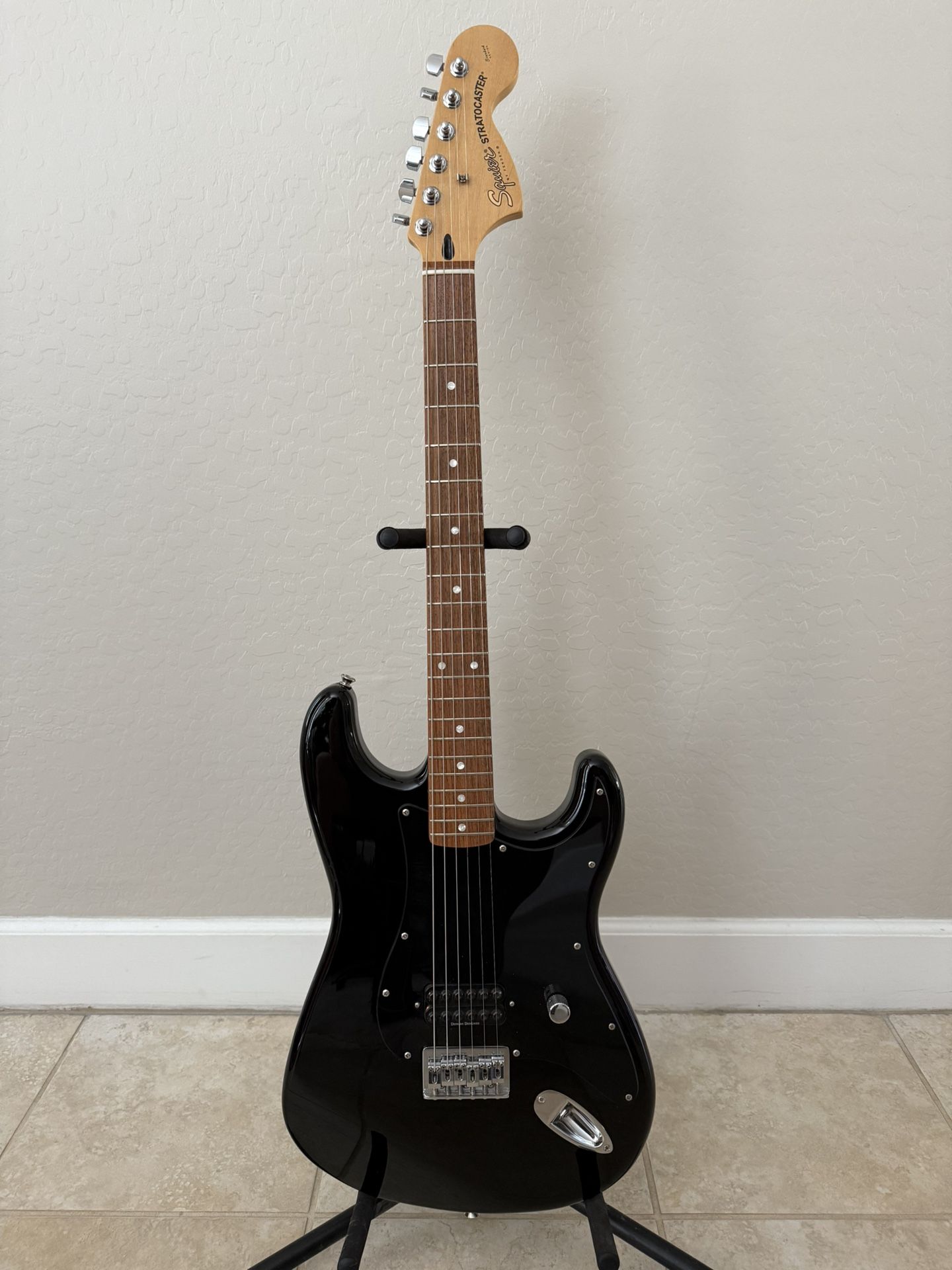 Squier Tom DeLonge Signature Stratocaster