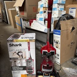 Shark Navigator Lift-Away Lightweight Bagless Corded HEPA Filter Upright Vacuum Cleaner with Self-Cleaning Brushroll in Red
