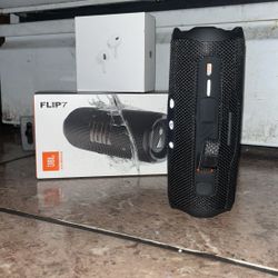 AirPods And Jbl 7 Speaker