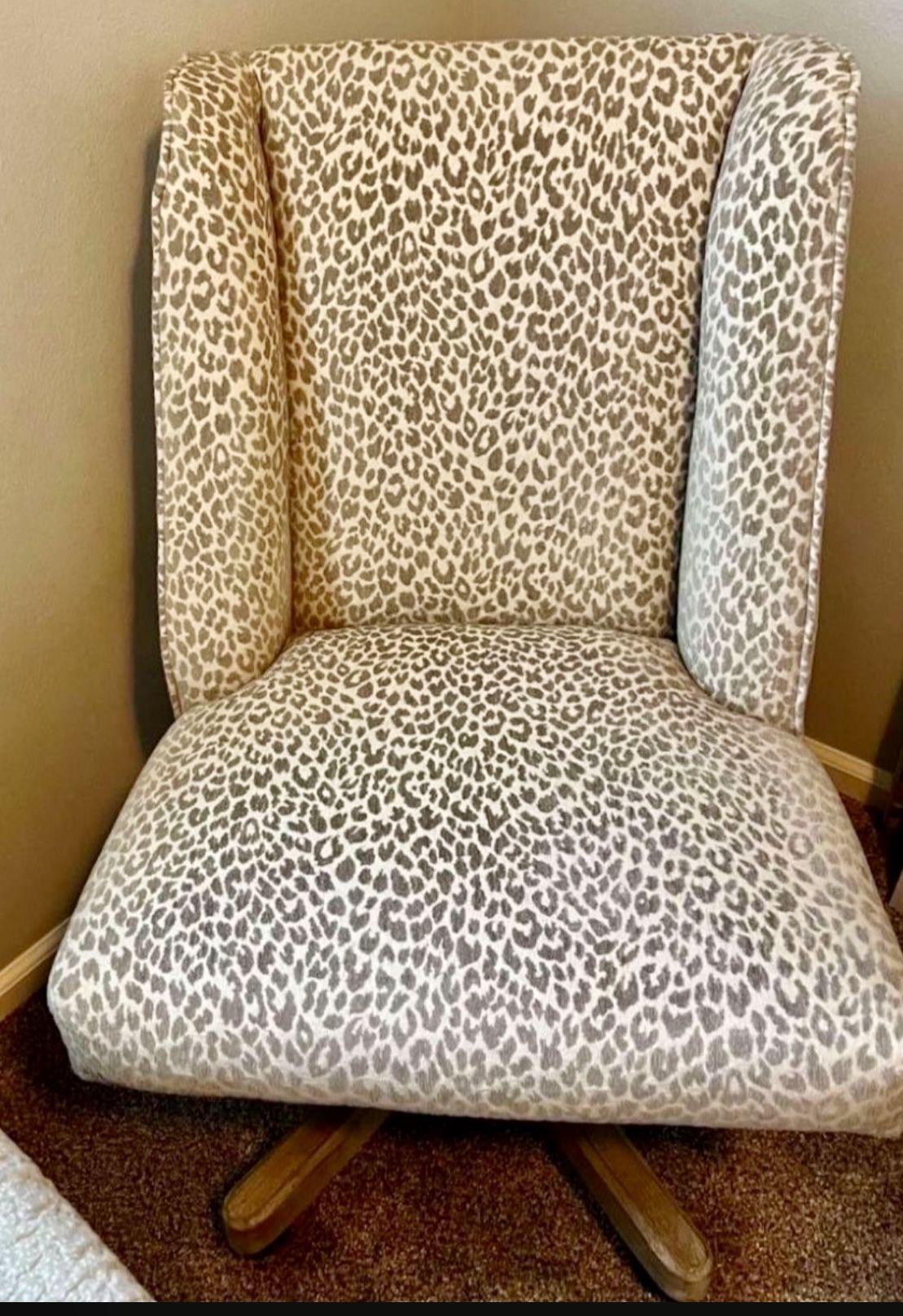 Classy, Comfy Office Chair 