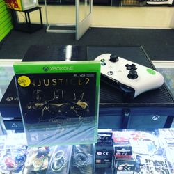 Xbox One 500GB w/ Injustice 2