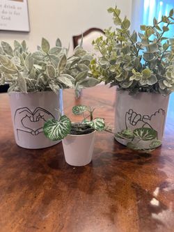 Set of 3 artificial plants in white decorative pots