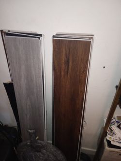 Wood Flooring With Padded For Comfort For The Bottom