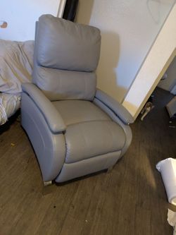 2 Recliners