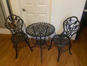 Cast aluminum bistro set