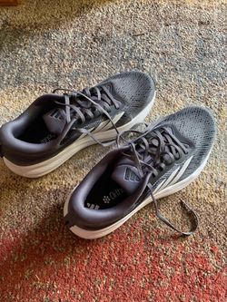 Men’s gym shoes