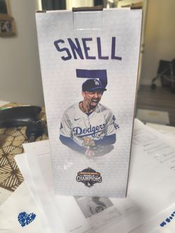 Bobblehead Snell