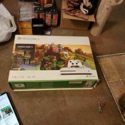 XBOX ONE S 1TB Complete With Box Everything Included Minecraft