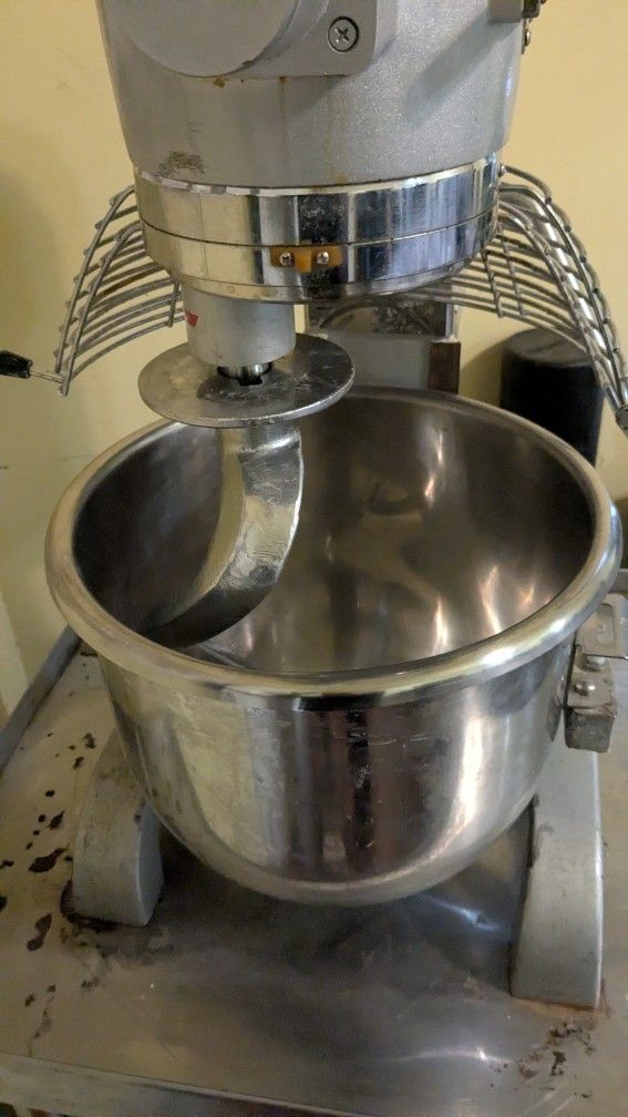 UNIWORLD 20QT commercial mixer