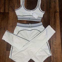 Alo Yoga Set