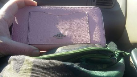 COACH ACCORDION ZIP WALLET