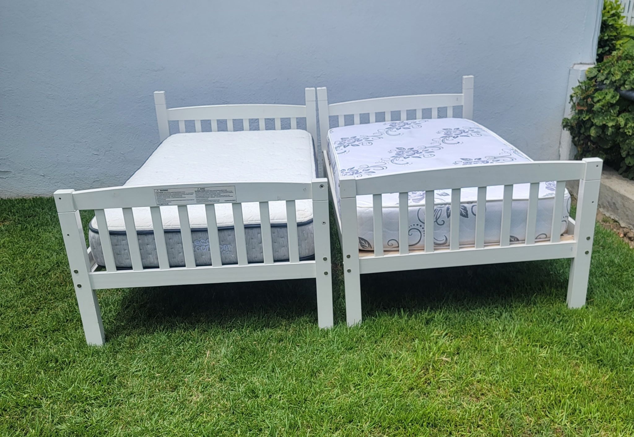Beautiful Two Twin Size Beds
