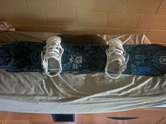 Lib tech snowboard 157cm//burton boots sz 10.5//burton binding sz medium