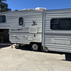 2004 Nash By North Line Electric Slide Out Very Nice And Clean Condition