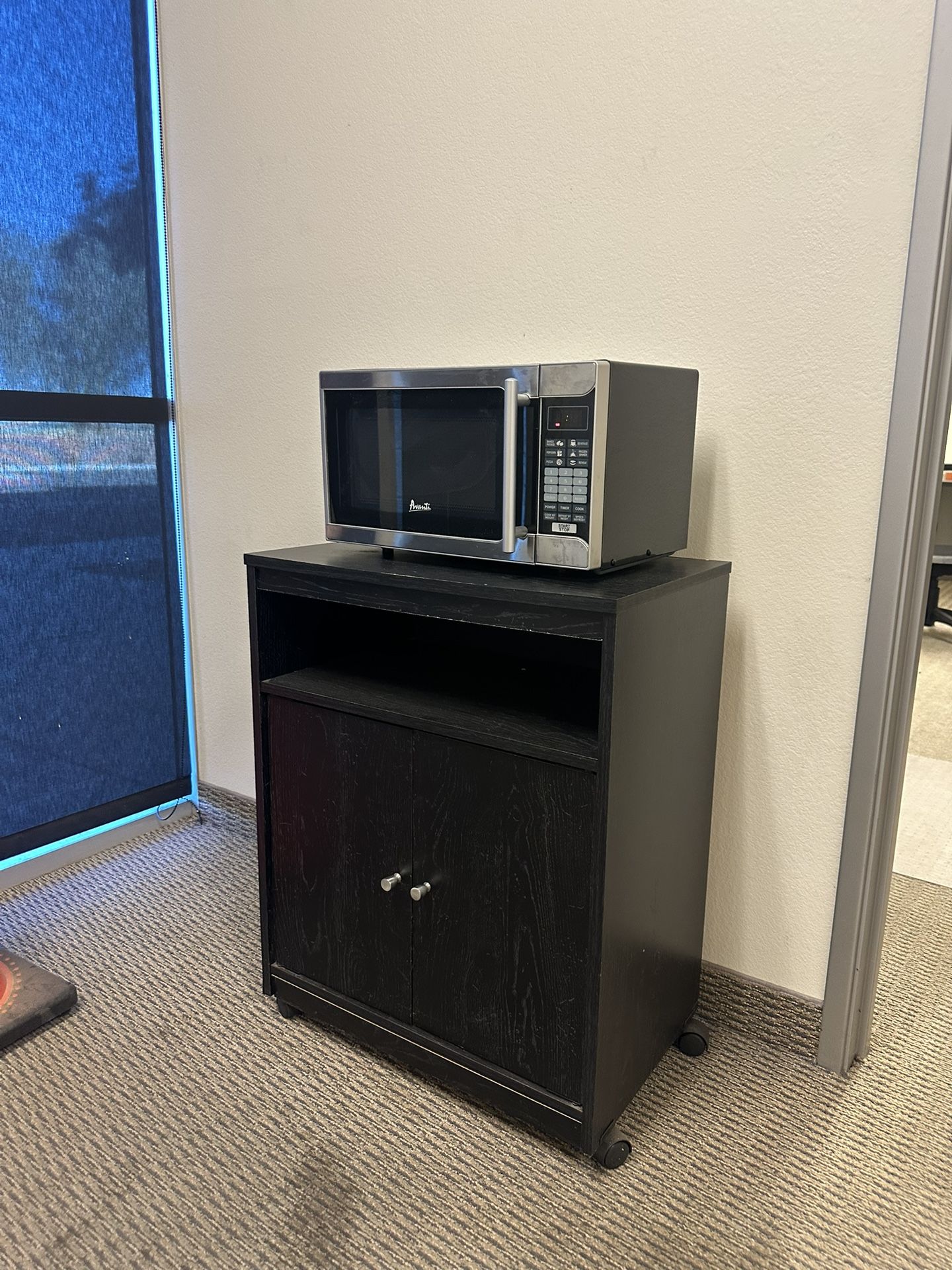 Stand & Microwave