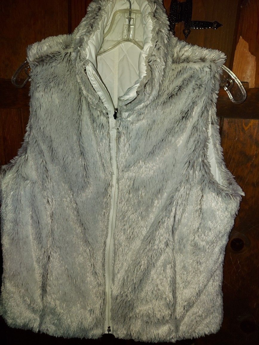 Women's Reversible Vest Med.