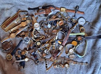 Large Lot of Vintage Watches for Parts