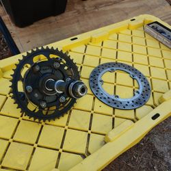 2014-2019 Yamaha FZ09 rear Wheel Axle Assembly