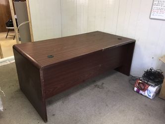 High end corporate office desk w HUTCH by HON