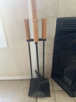Fireplace tool set
