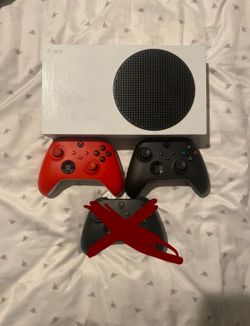 Xbox Series S 2 Controllers