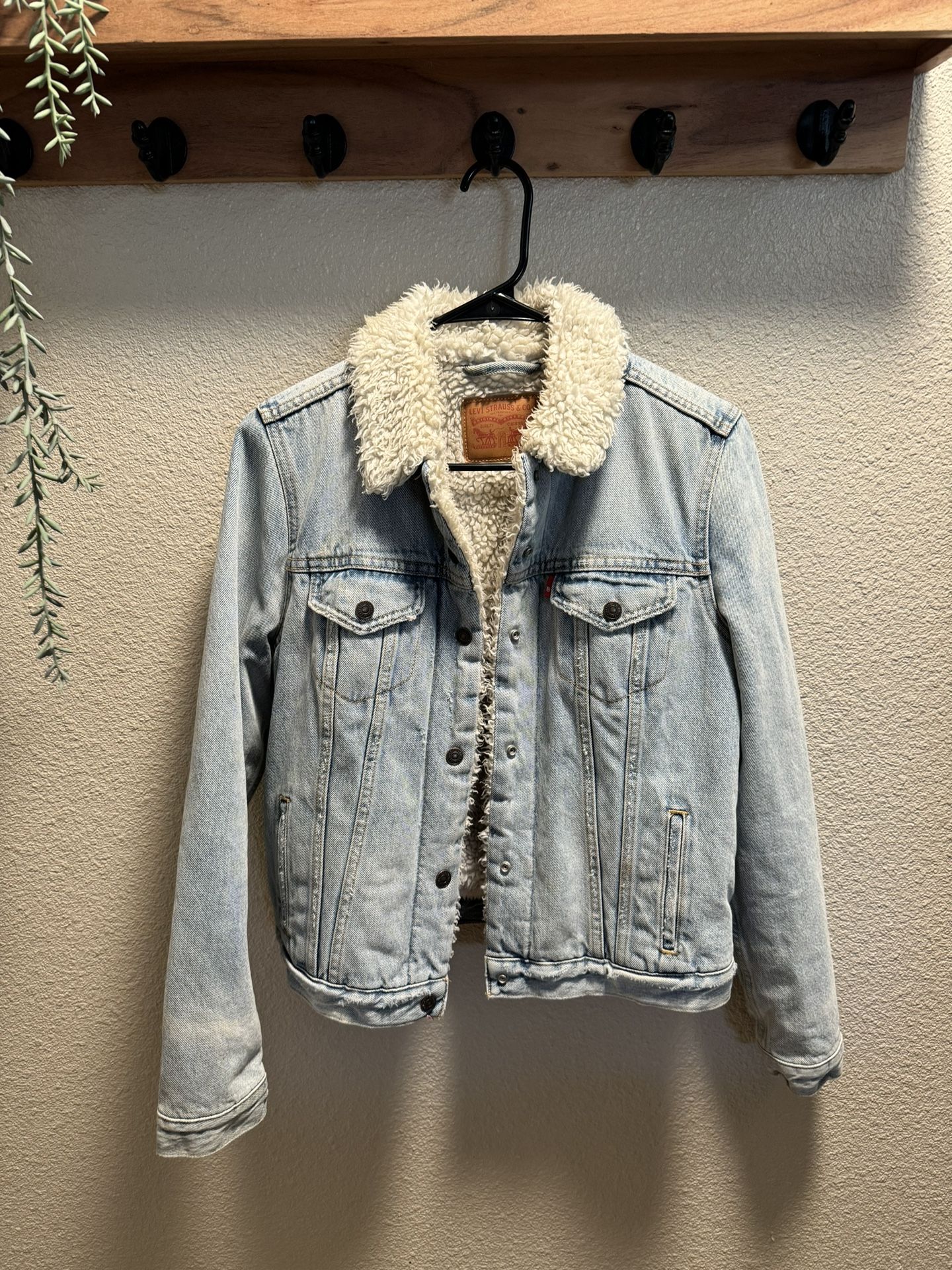 Women’s Levi Jacket