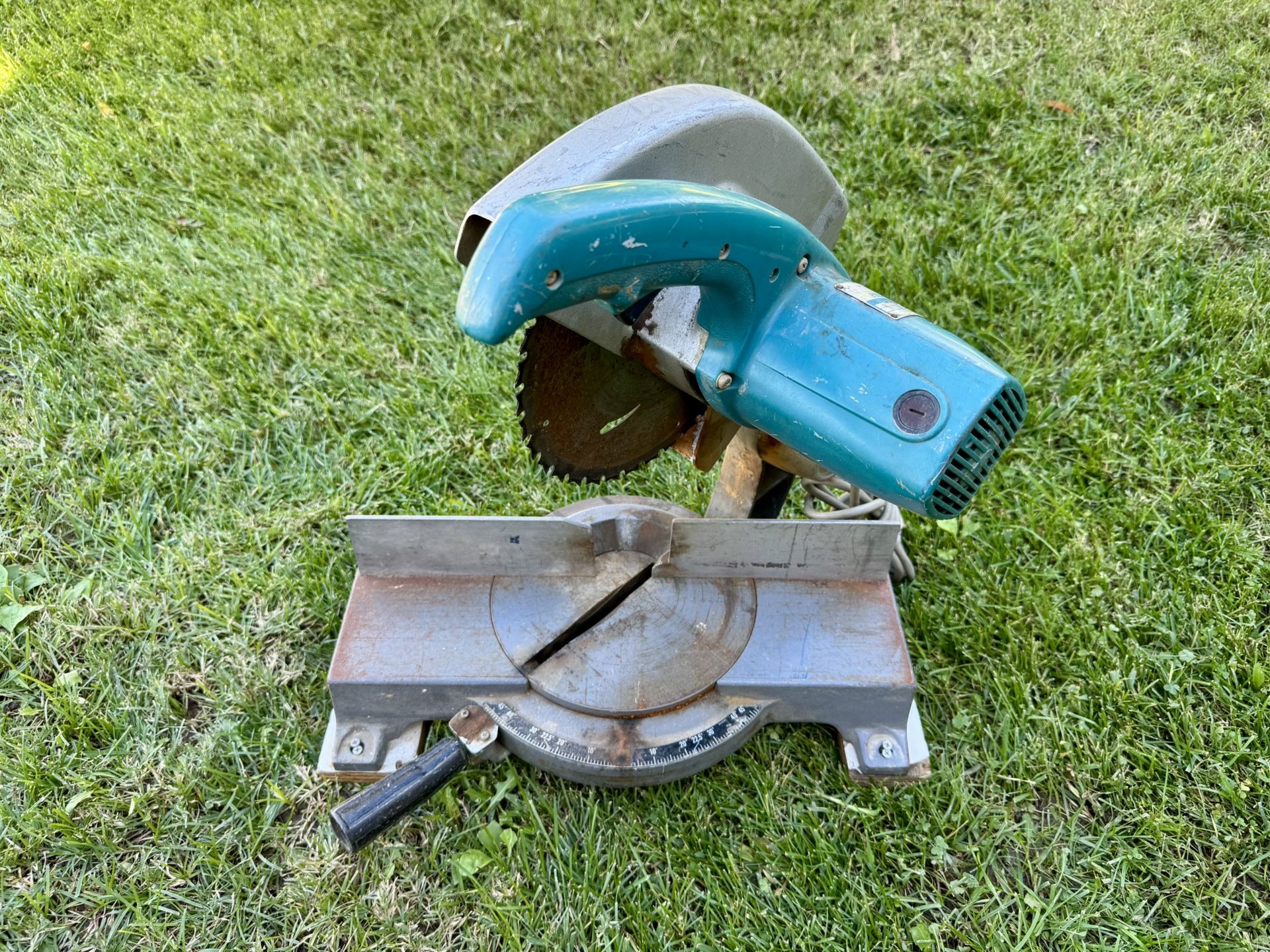 Makita 10" Electric Power Mitter Saw HEAVY DUTY