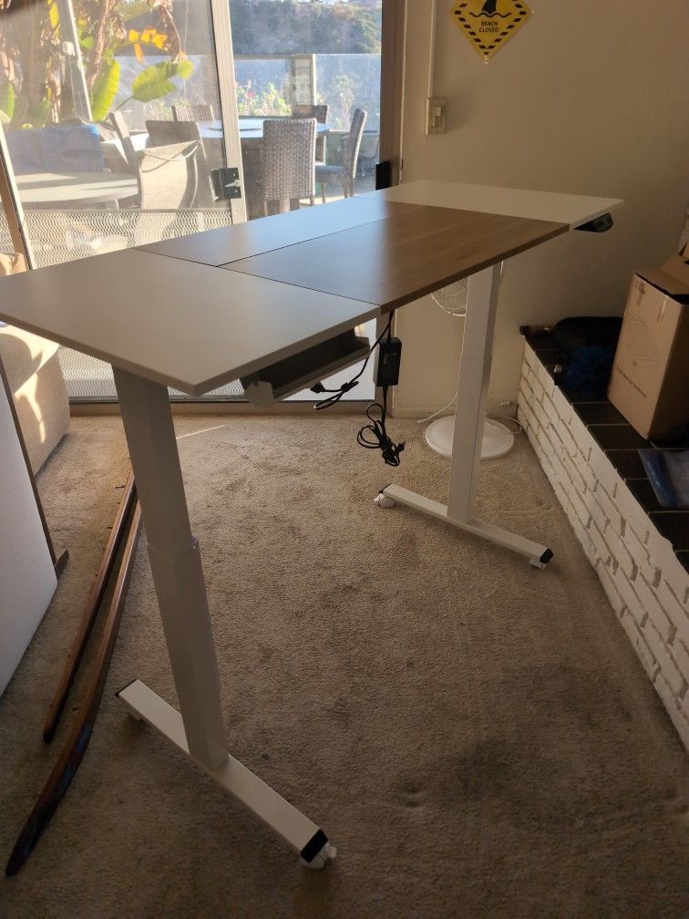 Adjustable Standing Desk With Wheels